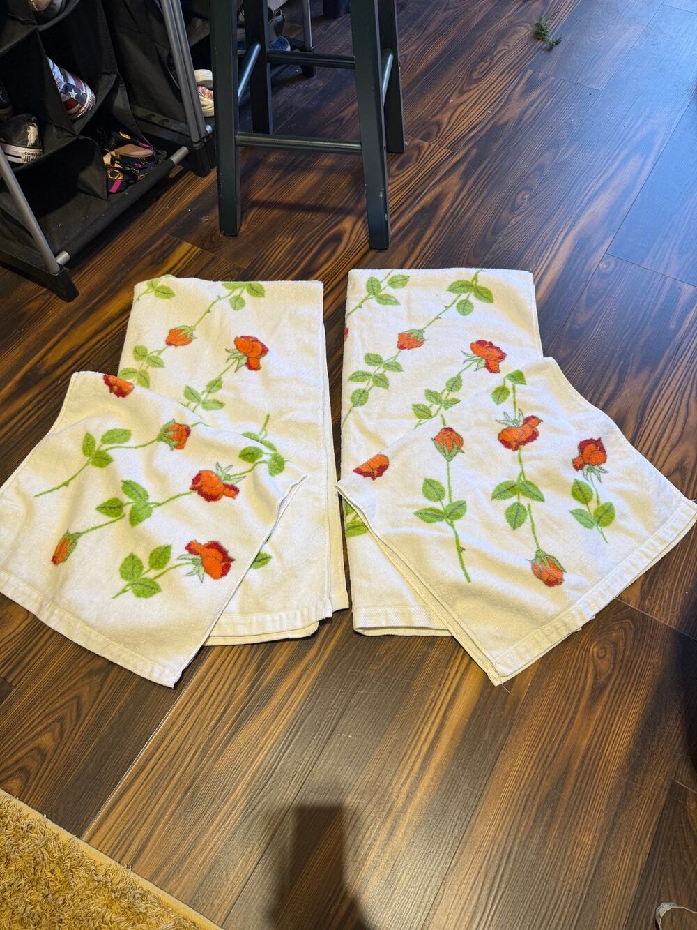 Christian Dior Wamsutta Heritage Two Bath Towels & Two Hand Towels